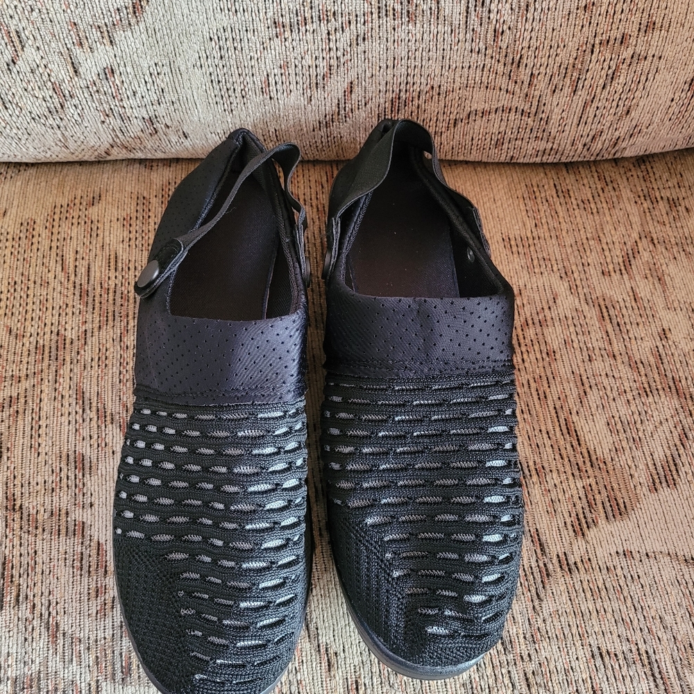 Summer stretch clogs